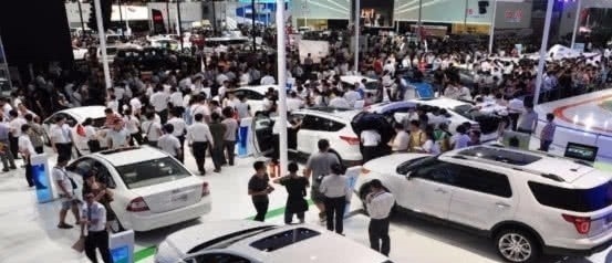 新车付款后4S店非要你放一夜才肯交车？离职老销售道出其中猫腻